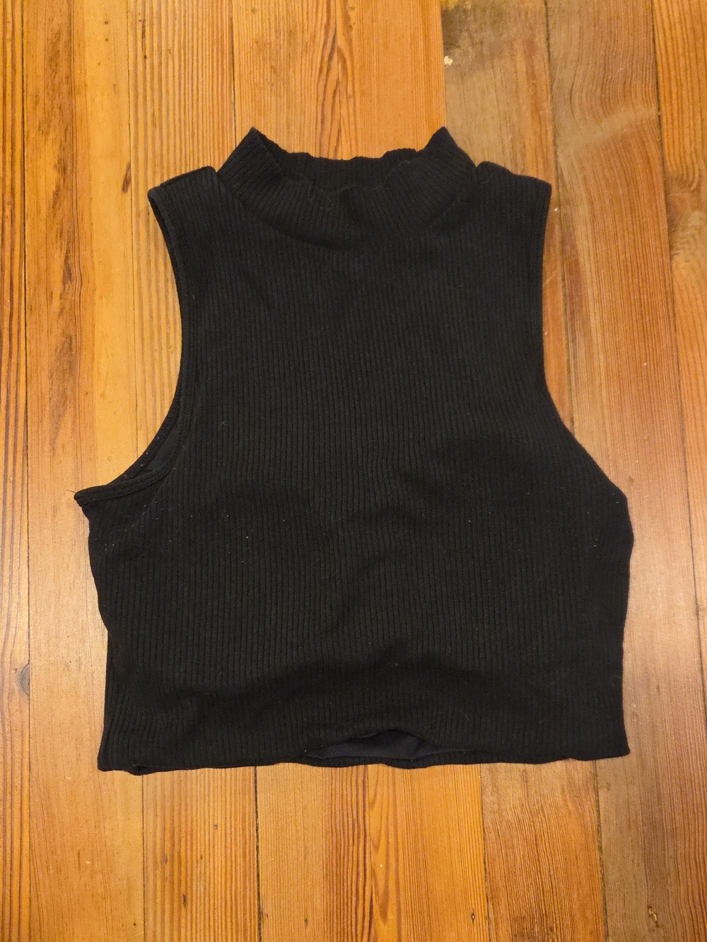 Klassy Network Black Ribbed Mock Neck Cropped Tank With Removable Pads